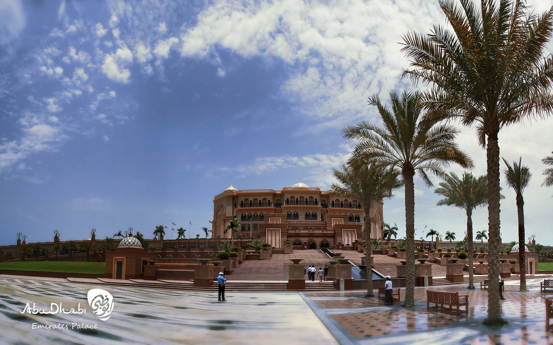 Abu_Dhabi_Emirates_Palace.jpg