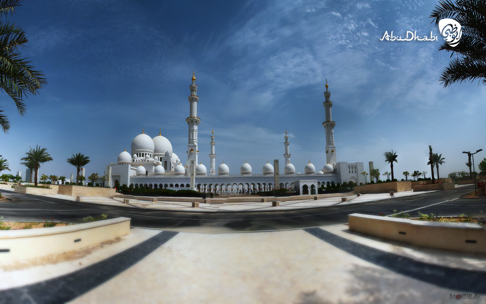 Abu dhabi Grand Mosque outside